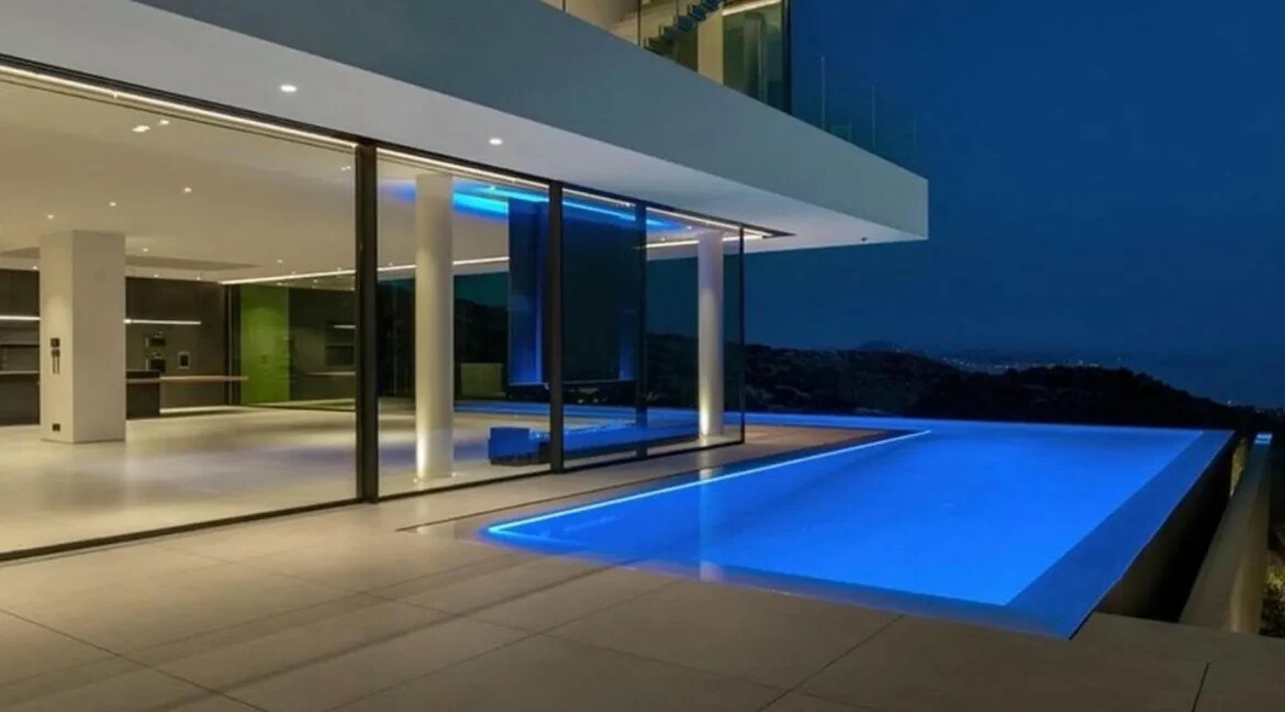 7 Bedroom Luxury Mansion for Sale in Voula Athens 48