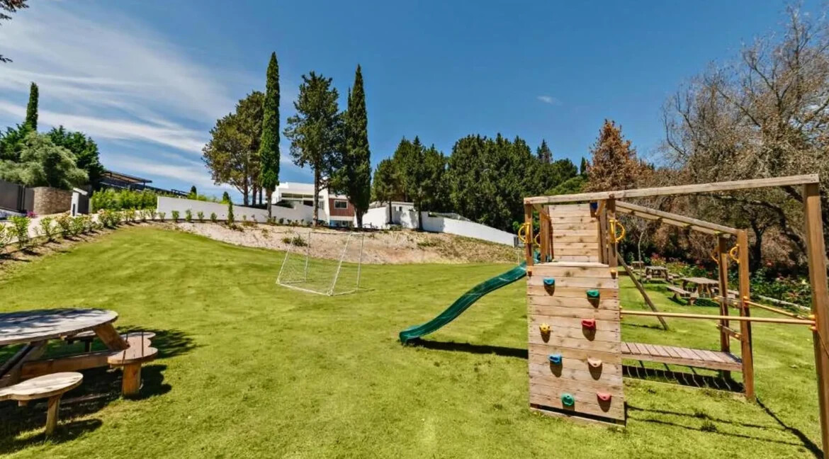 Elegance Villa for Sale in Corfu 32