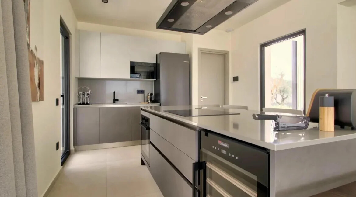 Luxurious Villa for sale in North Corfu 12