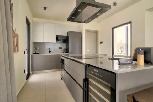 Luxurious Villa for sale in North Corfu 12
