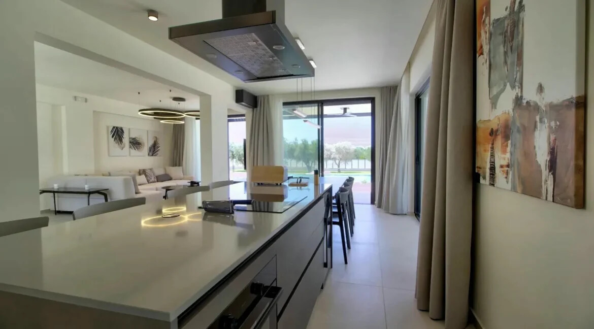 Luxurious Villa for sale in North Corfu 13