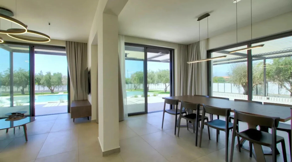Luxurious Villa for sale in North Corfu 16