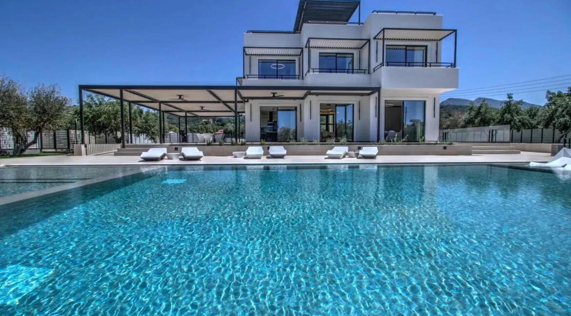 Luxurious Villa for sale in North Corfu 23