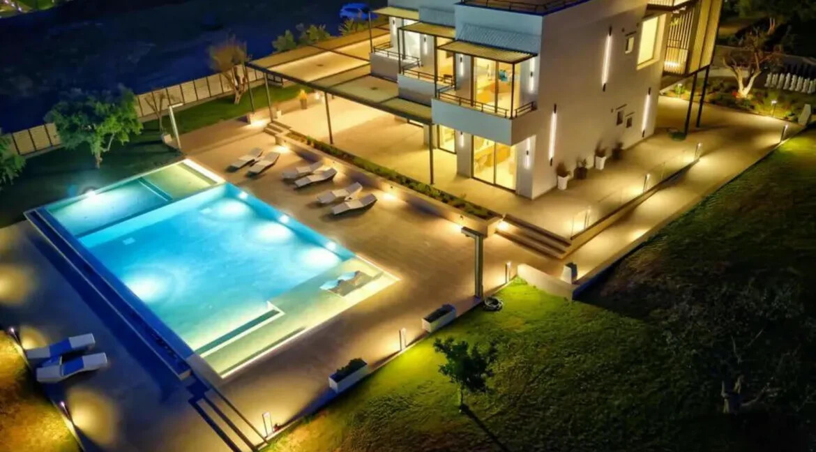 Luxurious Villa for sale in North Corfu 3.jpeg