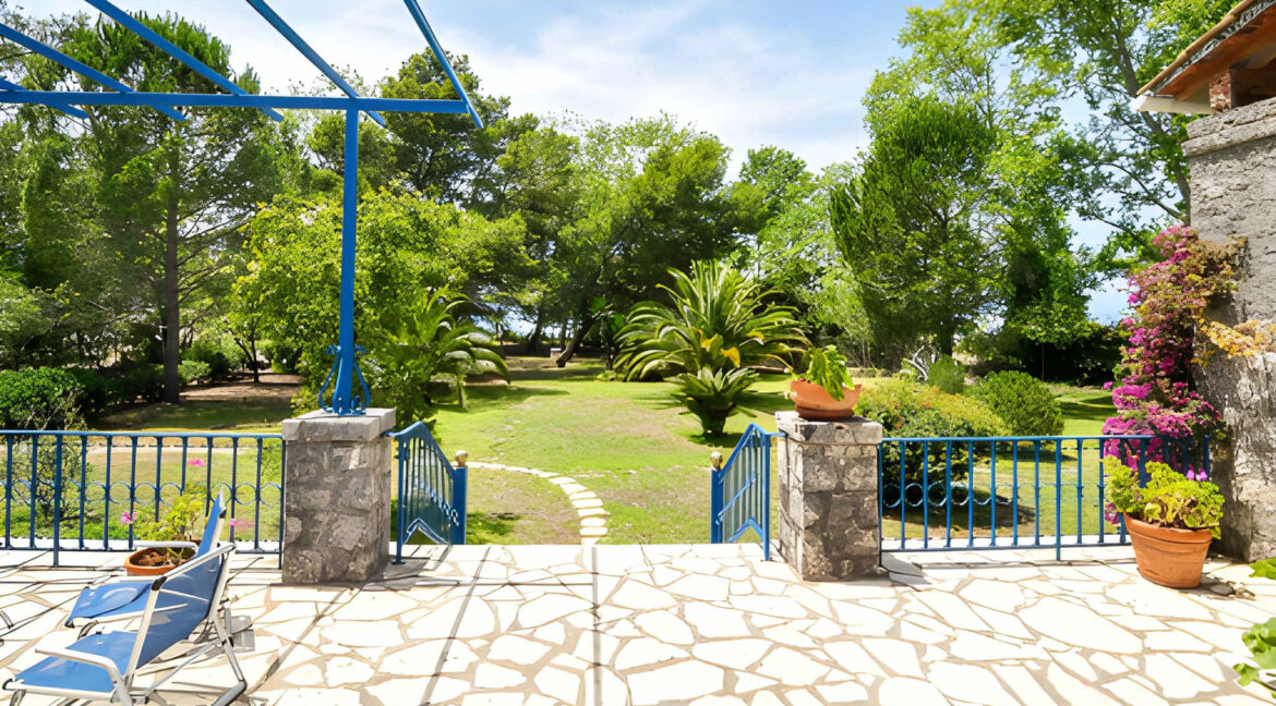 Seafront Villa in Corfu for Sale, Corfu Homes for sale 4