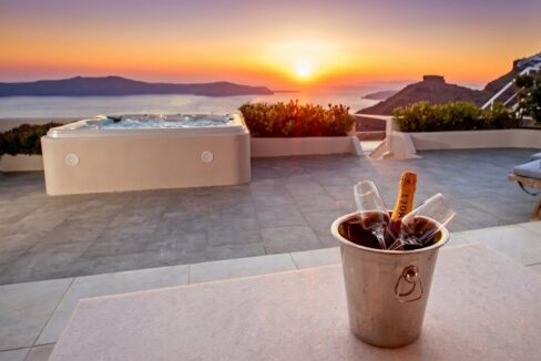 Seaview Property in Santorini Firostefani 3