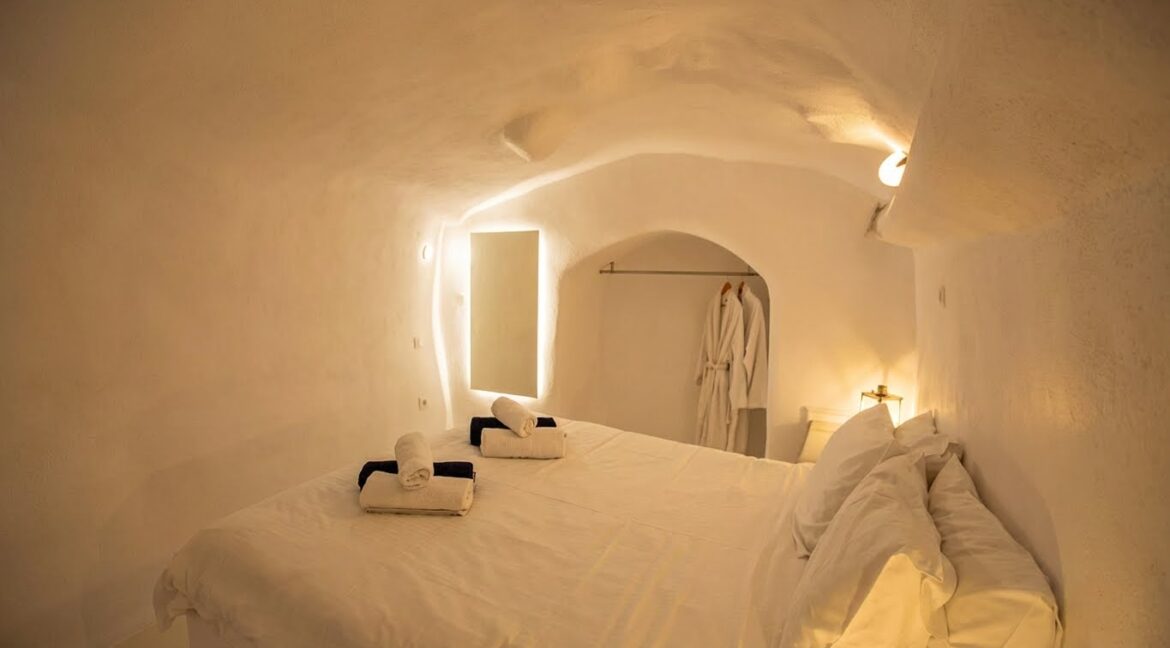 Seaview Property in Santorini Firostefani for sale 201