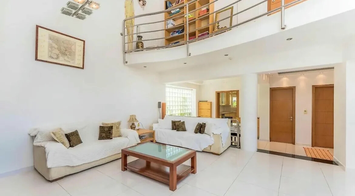 Villa for Sale Near Center Zakynthos 9