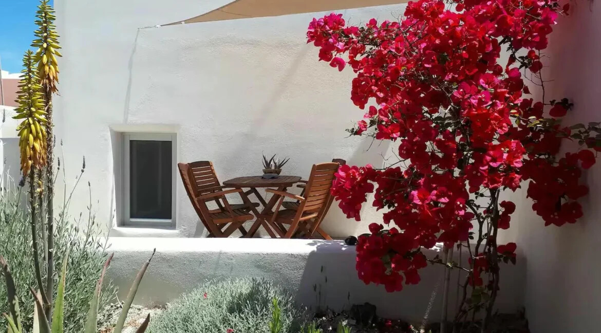 2 Apartments for Sale Karterados Santorini 19