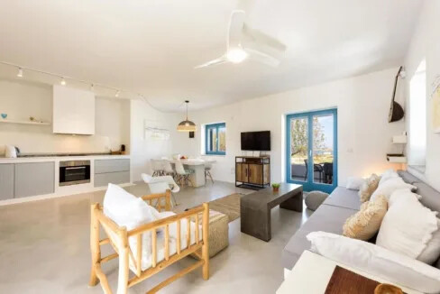 Συγκρότημα για αγορά Πάρος, Νάουσα