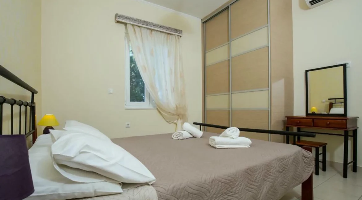 Beachfront Luxury Villa for Sale in Kissamos, Crete 17