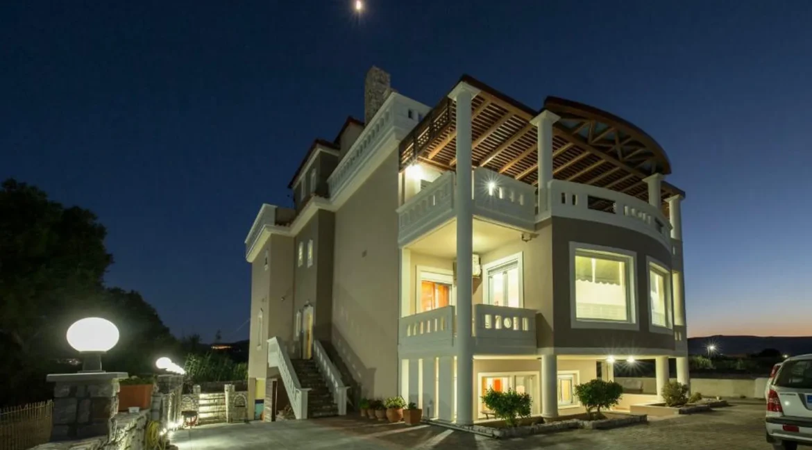 Beachfront Luxury Villa for Sale in Kissamos, Crete 6