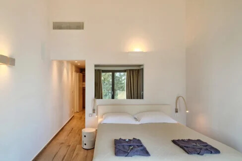 Luxury Seafront Mansion for Sale in Corfu 11