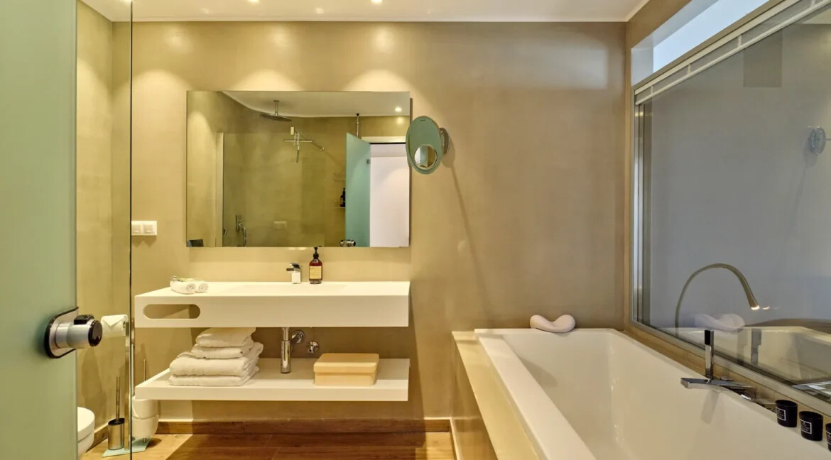 Luxury Seafront Mansion for Sale in Corfu 13