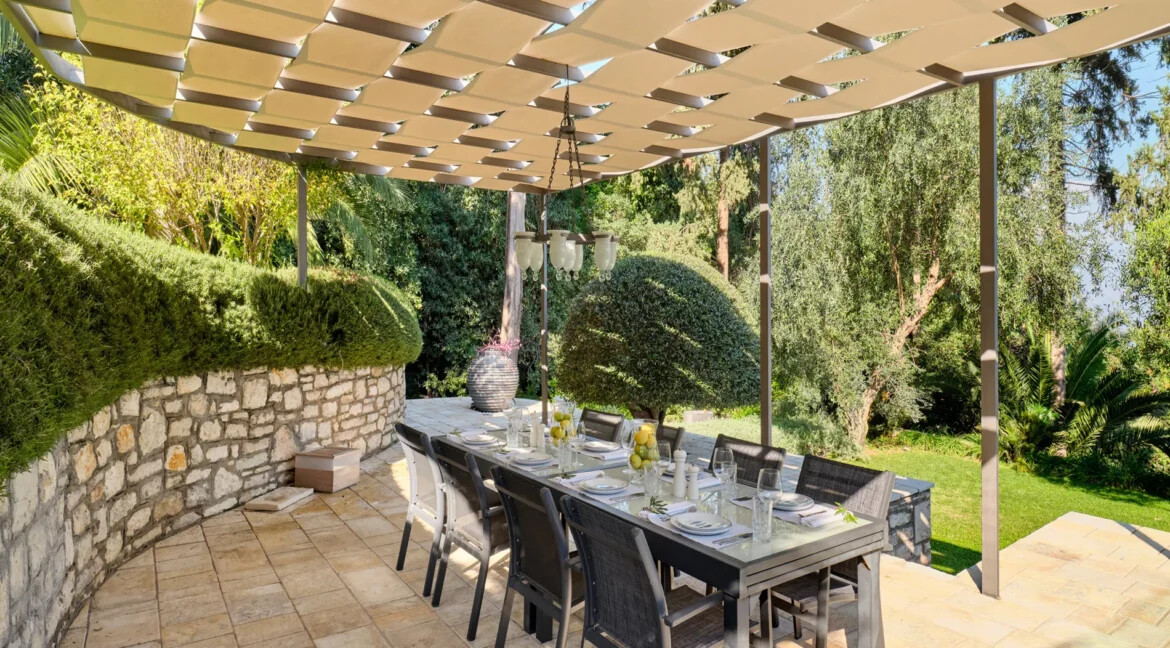 Luxury Seafront Mansion for Sale in Corfu 14