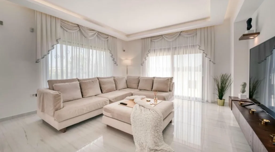 Luxury Villa for Sale in Zante Main Town 32