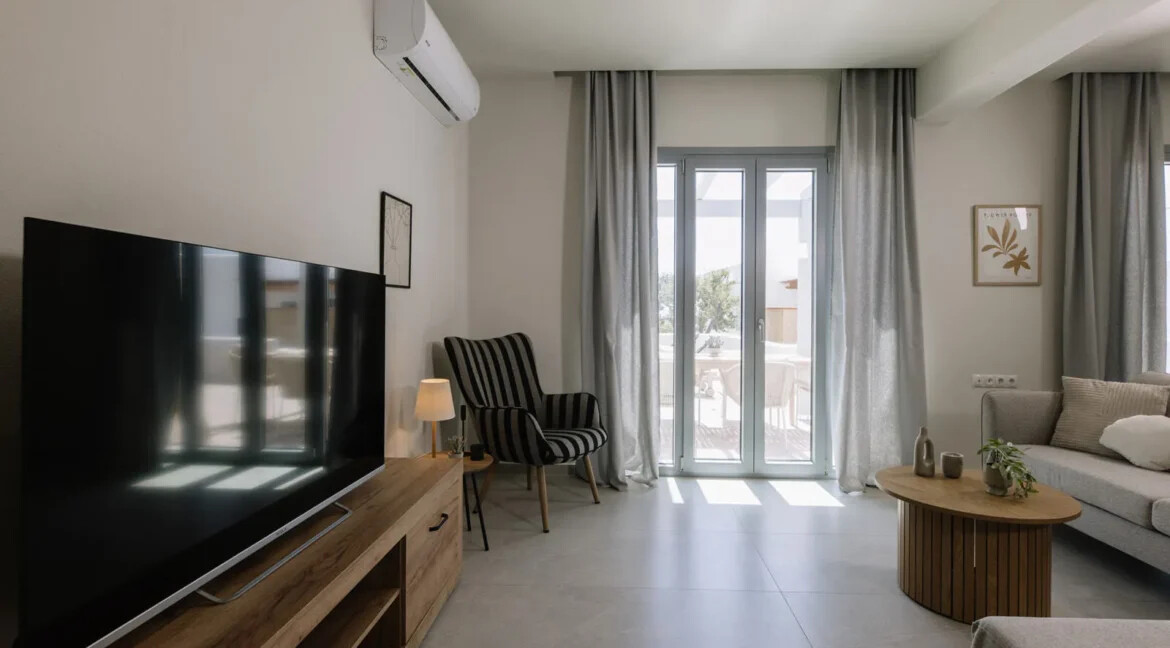 Modern 3-Bedroom Villa for Sale in Naxos 30