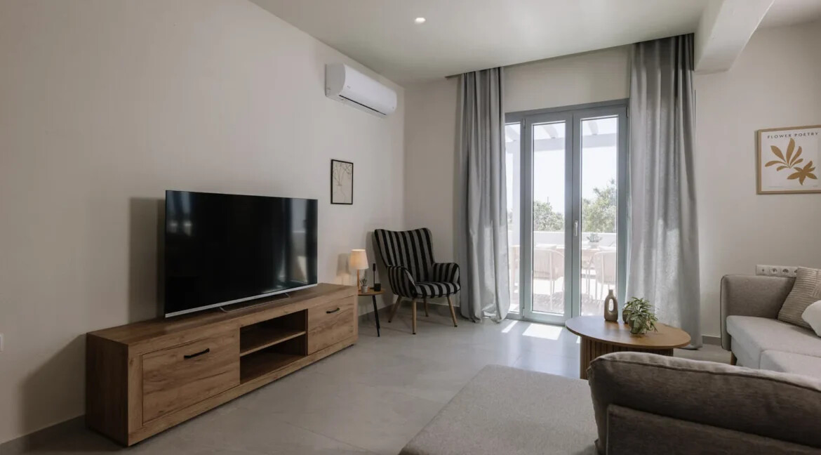 Modern 3-Bedroom Villa for Sale in Naxos 31