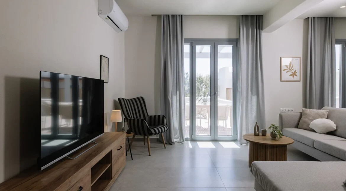 Modern 3-Bedroom Villa for Sale in Naxos 32