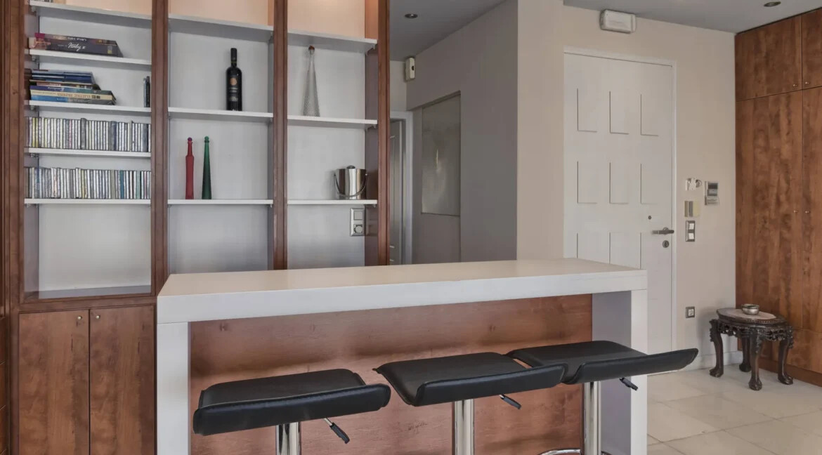 Seafront Penthouse for Sale in the Heart of Heraklion, Crete 12