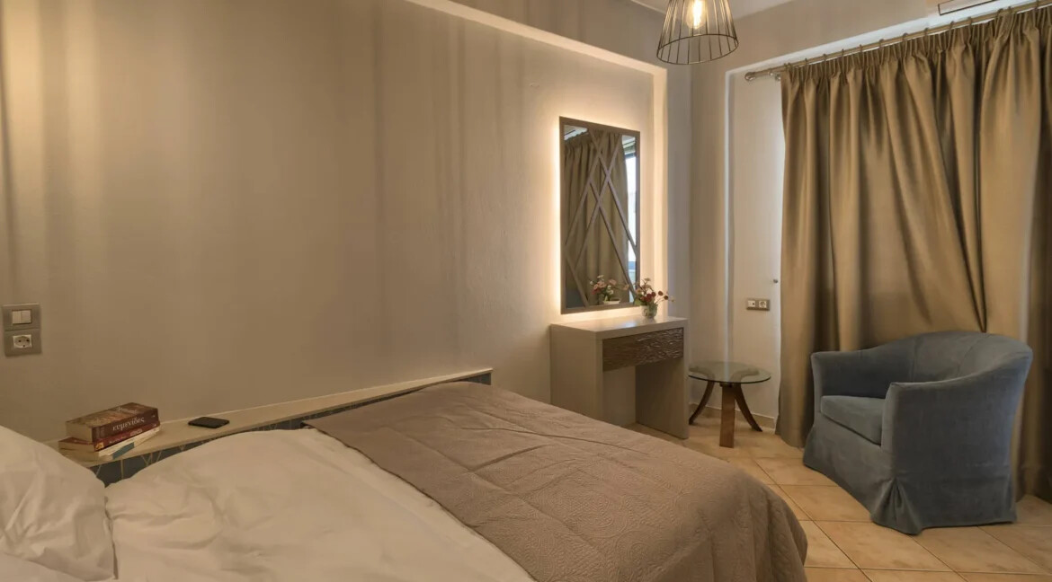 Seafront Penthouse for Sale in the Heart of Heraklion, Crete 13