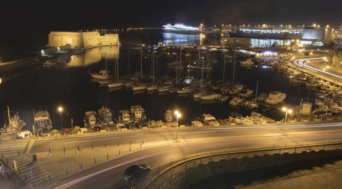 Seafront Penthouse for Sale in the Heart of Heraklion, Crete 2