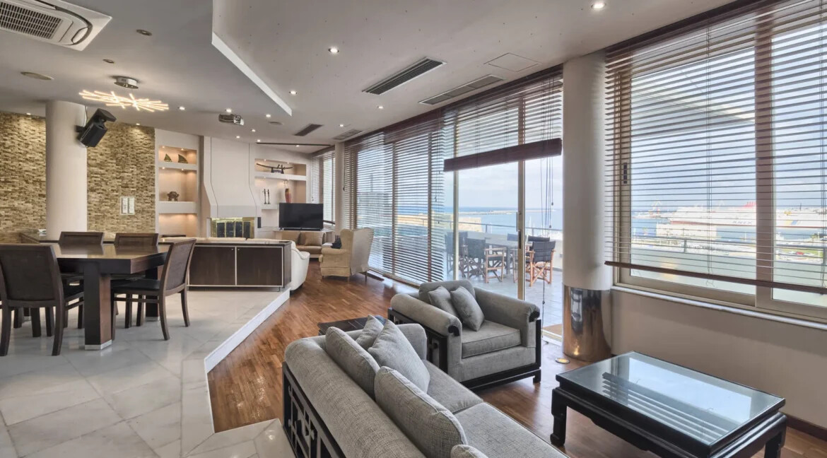 Seafront Penthouse for Sale in the Heart of Heraklion, Crete 20