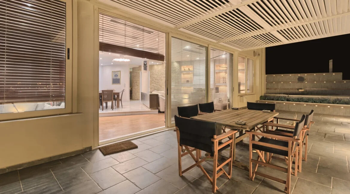 Seafront Penthouse for Sale in the Heart of Heraklion, Crete 3