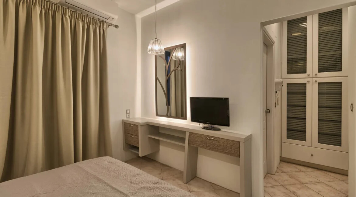 Seafront Penthouse for Sale in the Heart of Heraklion, Crete 5