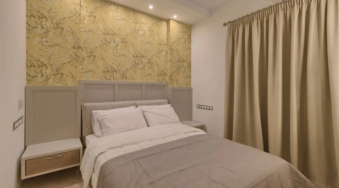 Seafront Penthouse for Sale in the Heart of Heraklion, Crete 6