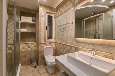 Seafront Penthouse for Sale in the Heart of Heraklion, Crete 8