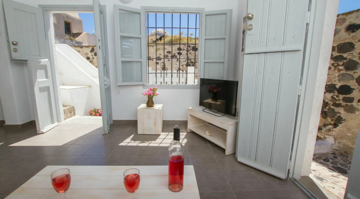 Villa for Sale Pyrgos Santorini with Panoramic Views 16