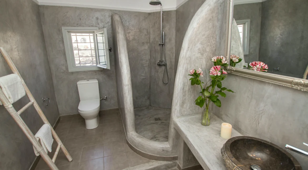 Villa for Sale Pyrgos Santorini with Panoramic Views 3