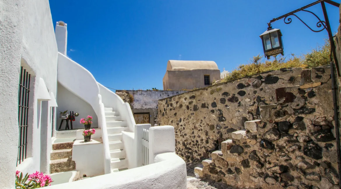 Villa for Sale Pyrgos Santorini with Panoramic Views 8