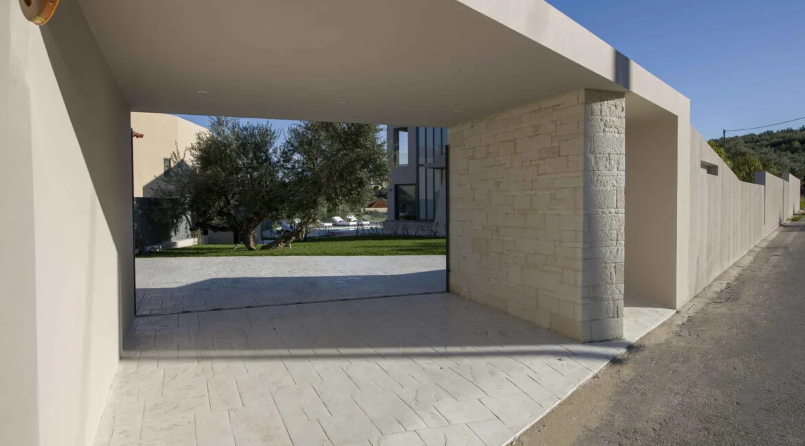 Luxury Sea-View Villa in Crete for sale 2