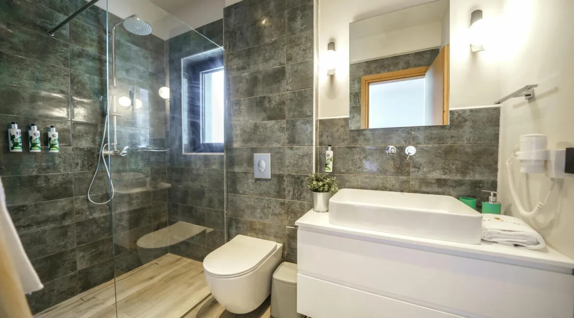 Luxury Villa with Heated Pool for sale Vamos Chania 17