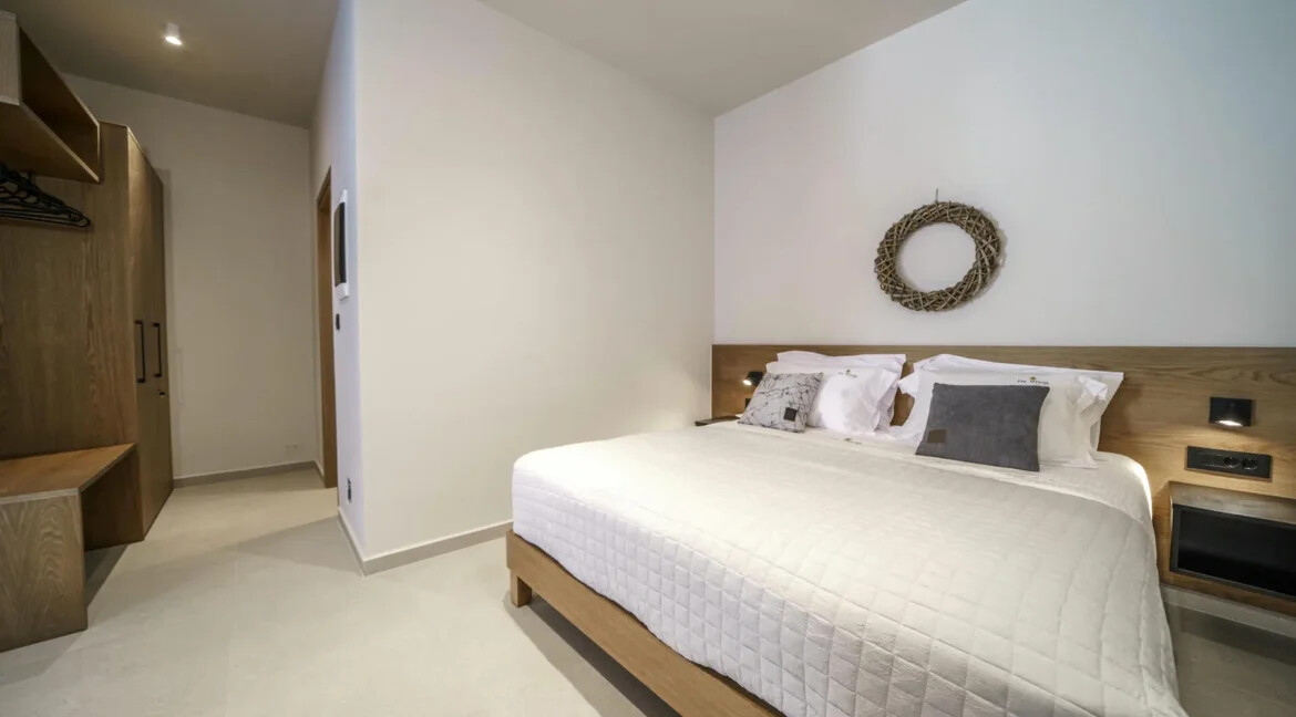 Luxury Villa with Heated Pool for sale Vamos Chania 22