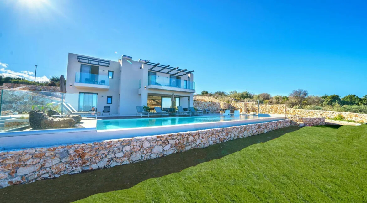 Luxury Villa with Heated Pool for sale Vamos Chania