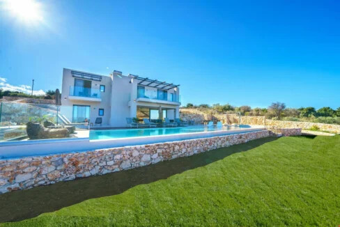 Luxury Villa with Heated Pool for sale Vamos Chania