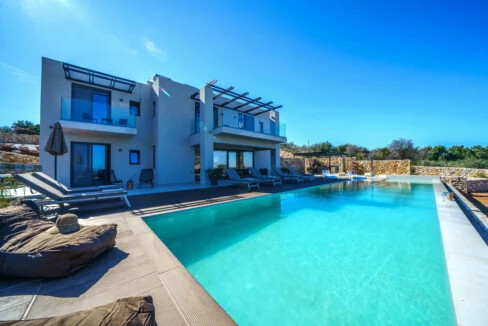 Luxury Villa with Heated Pool for sale Vamos Chania 37