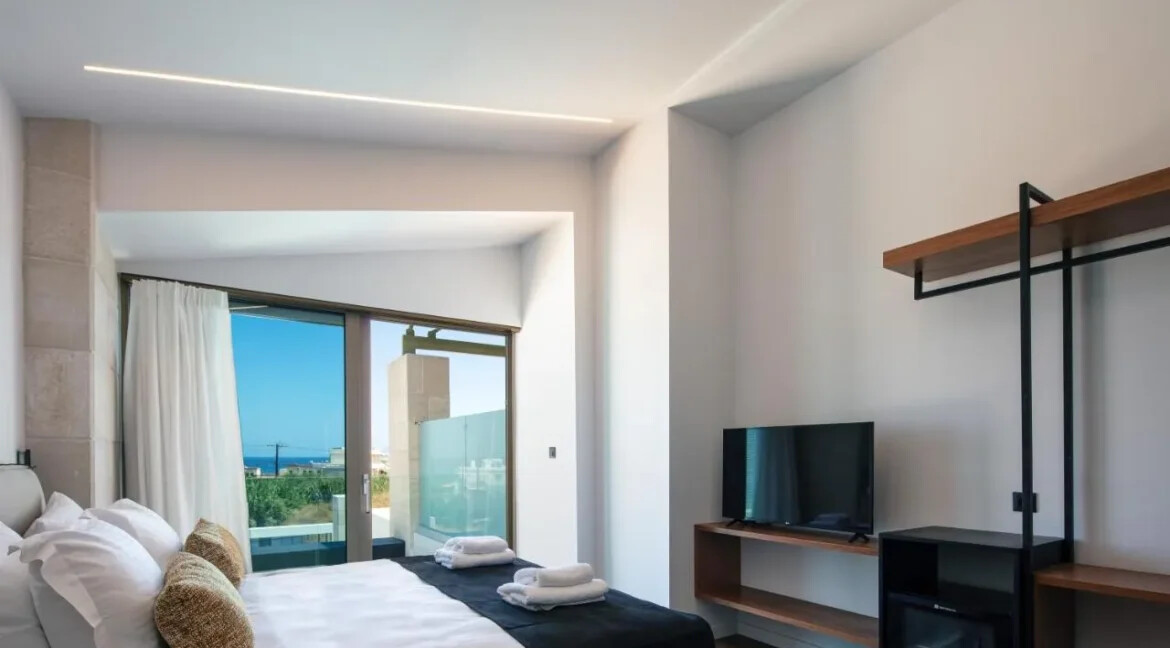 New Luxury Villa with Sea Views in Chania, Agia Marina 10