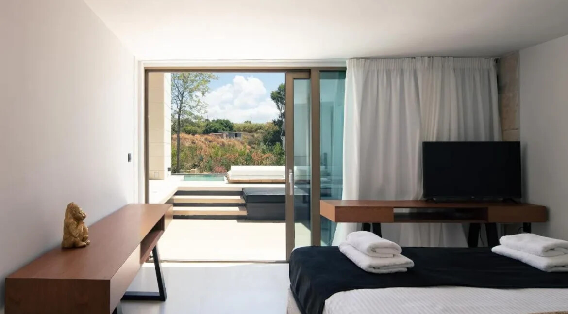 New Luxury Villa with Sea Views in Chania, Agia Marina 14