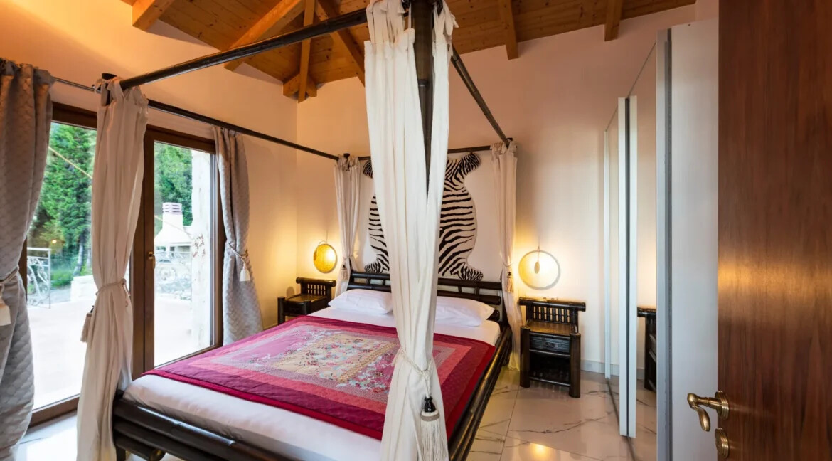 Private Estate of 3 Luxurious Villas for sale Lefkada Nydri 9