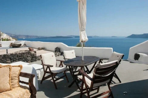 3 Cave Suites Complex for Sale in Oia Santorini 11