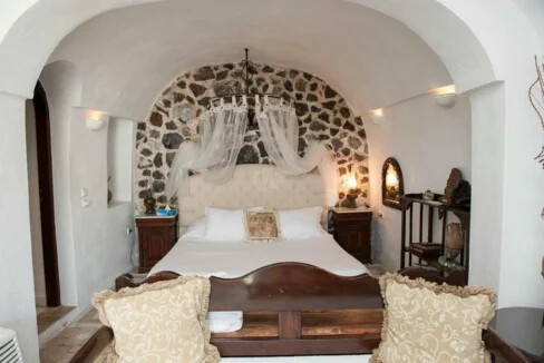 3 Cave Suites Complex for Sale in Oia Santorini 12