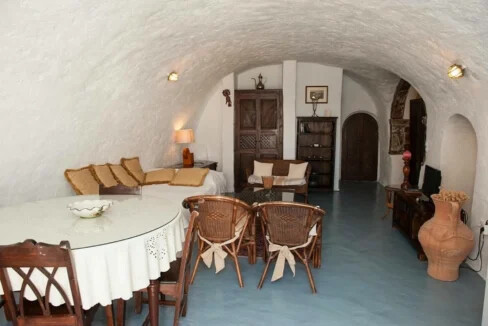 3 Cave Suites Complex for Sale in Oia Santorini 13