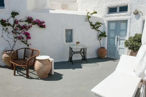 3 Cave Suites Complex for Sale in Oia Santorini 15
