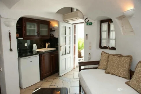 3 Cave Suites Complex for Sale in Oia Santorini 16