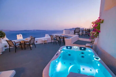 3 Cave Suites Complex for Sale in Oia Santorini 4