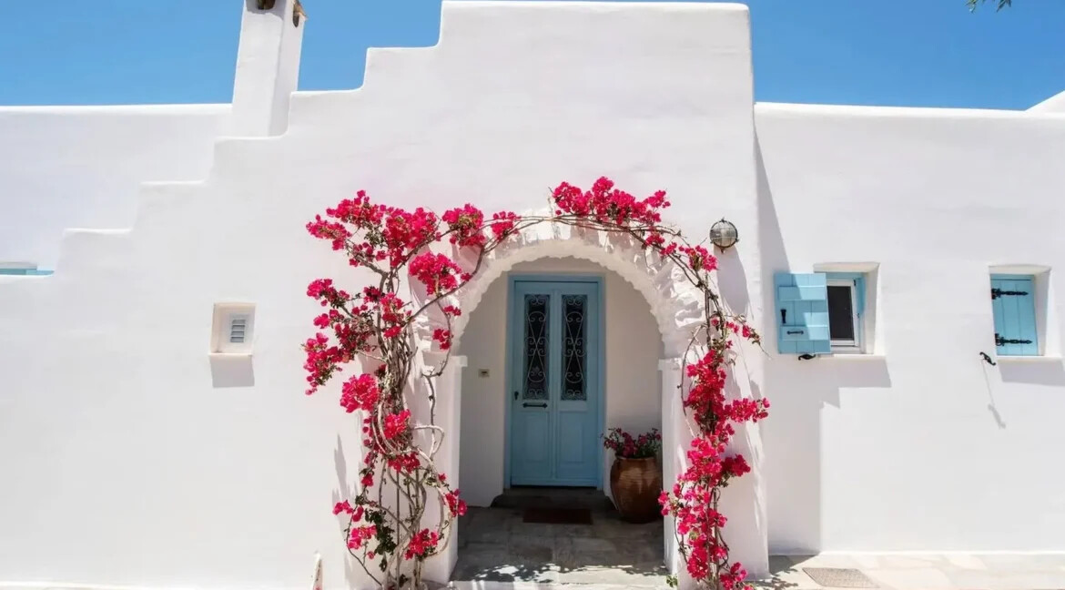 Detached House for Sale in Paros, Panoramic Sea Views 12
